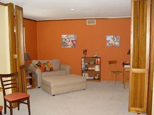 4th image of 207 WYNDALE DR
