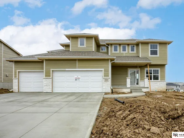 12210 S 111th St, Papillion, NE 68046