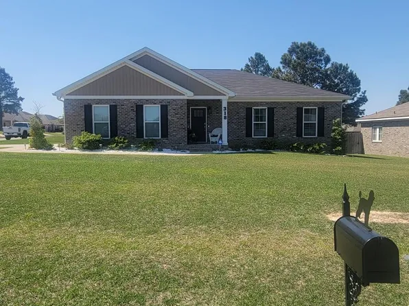 318 Courtland Dr, Dothan, AL 36301