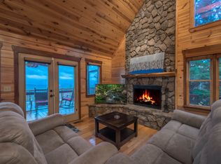 202 Oak Ledge Rd, Morganton, GA 30560