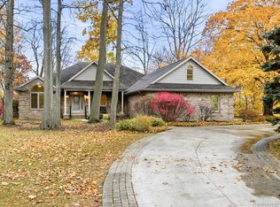 3993 N River Rd, Fort Gratiot, MI 48059