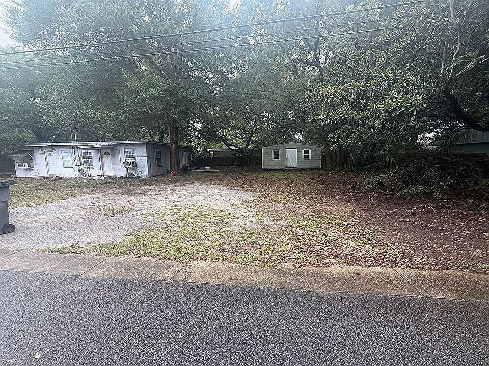 2nd image of 11 Elm Ave SE
