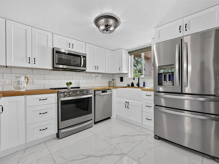 15602 SW 109th Ter — Photo 9