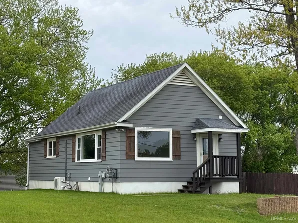 328 12th Ave, Vulcan, MI 49870