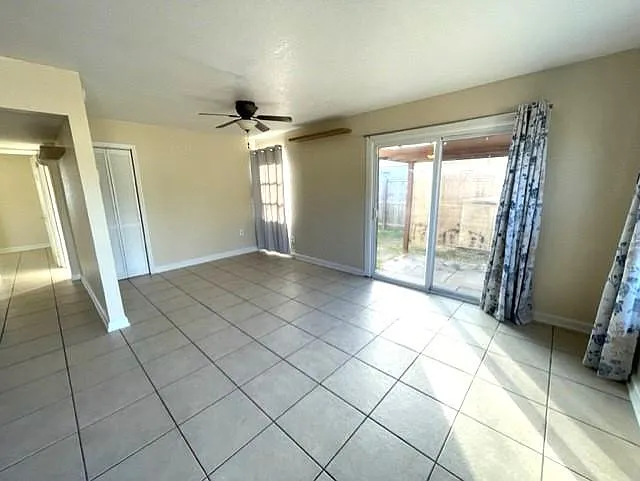 2127 Smathers Cir N — Photo 4