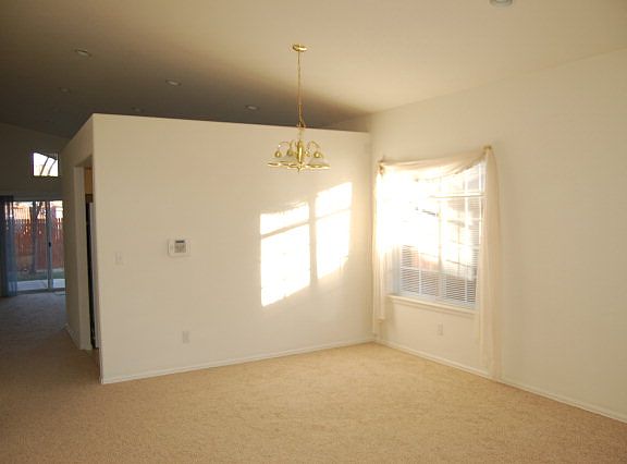 4th image of 1004 Cedarcrest Dr
