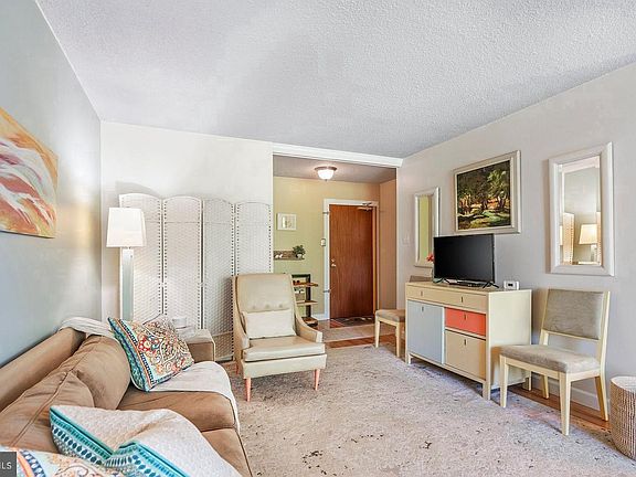 3rd image of 2016 Naamans Rd APT D2