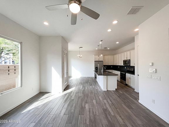 3rd image of 901 S SMITH Road #1074