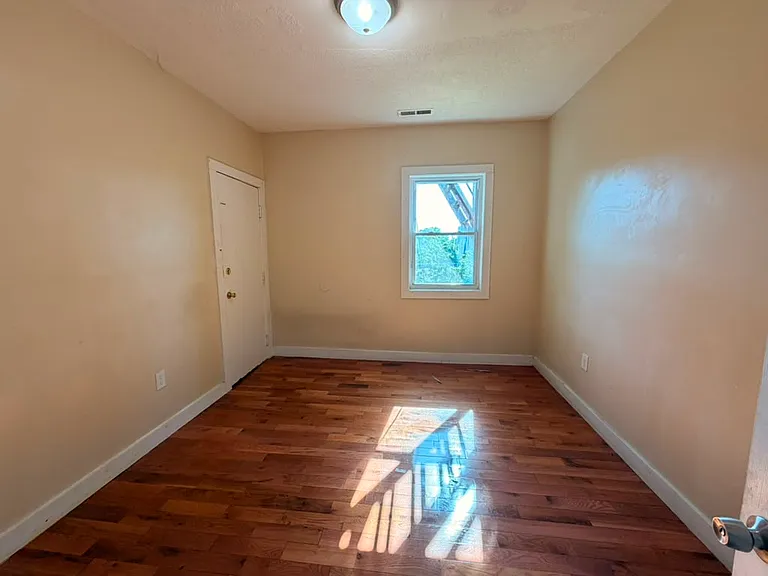 564 Howard Ave #2 — Photo 5
