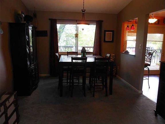 5th image of 8310 Scarsdale Ct