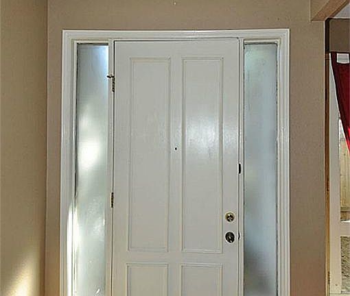 Charming entry with tile flooring