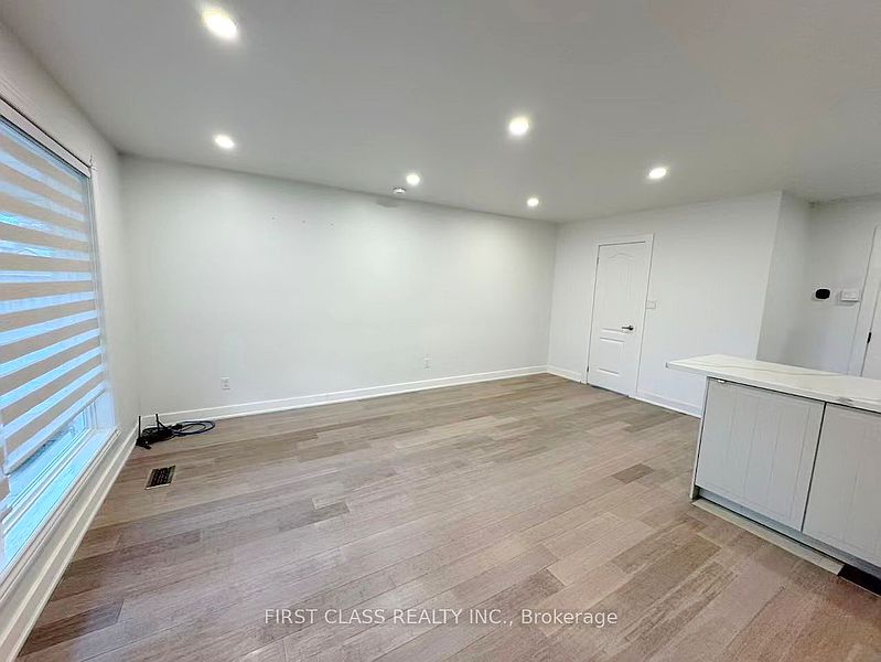 Burlington House for rent - 3 Bedrooms — photo 4
