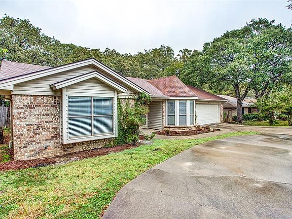 3rd image of 6805 Greenacres Dr
