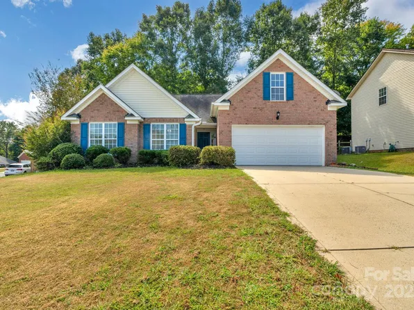 8301 Stone Crest Dr, Waxhaw, NC 28173