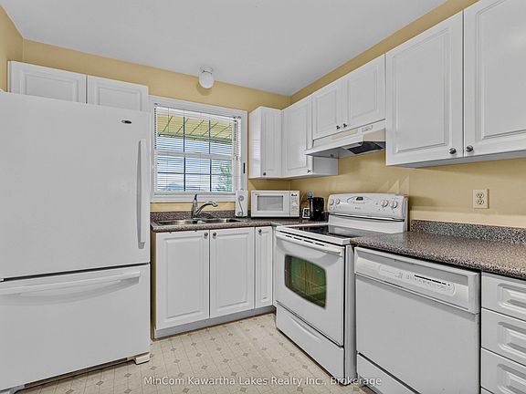 5th image of 1069 Silverdale Rd