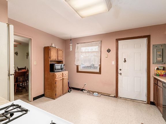 5th image of 205 Buckeye Cir #B