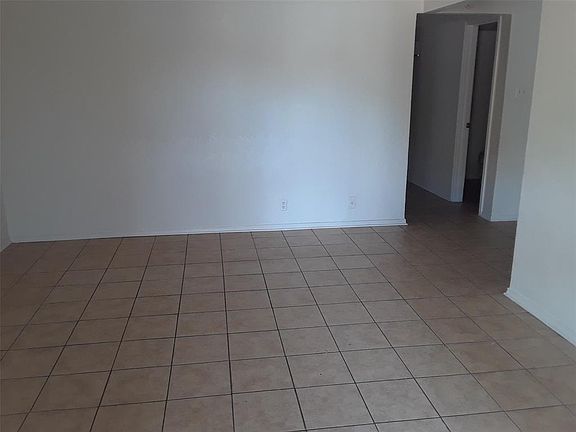 5th image of 6716-18 Glenbrook Ln