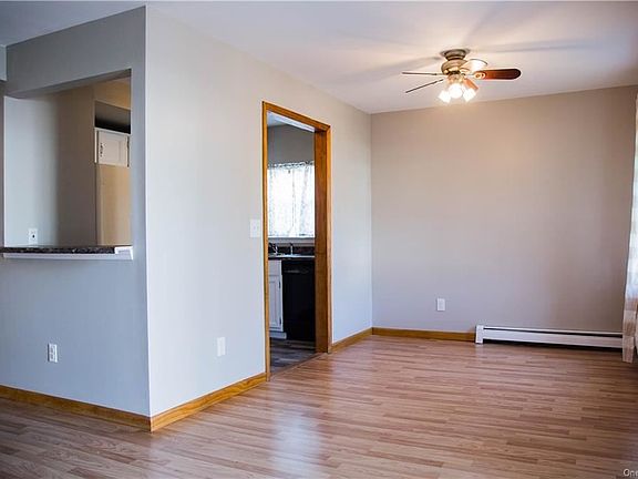 5th image of 8 Lexington Hl Unit 8