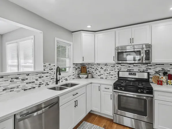 1410 E Road Six St, Edgerton, WI 53534