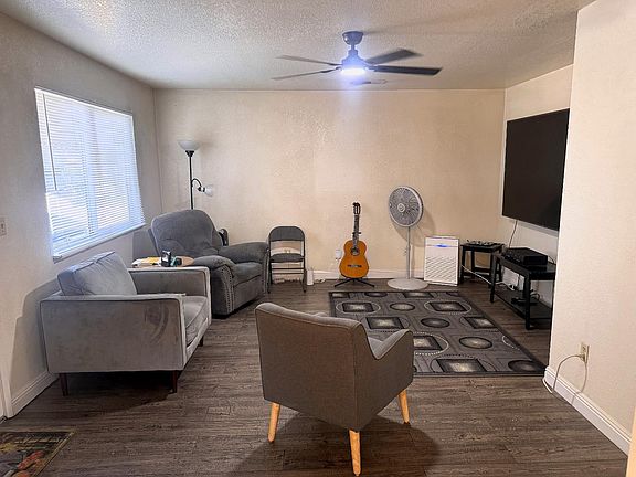 3rd image of 272 S Olive Ave