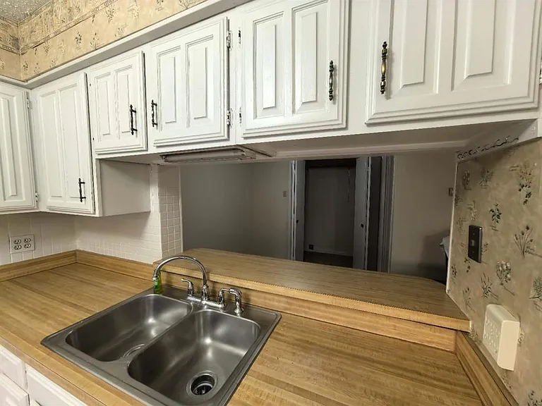 885 Dublin Dr #1 — Photo 4