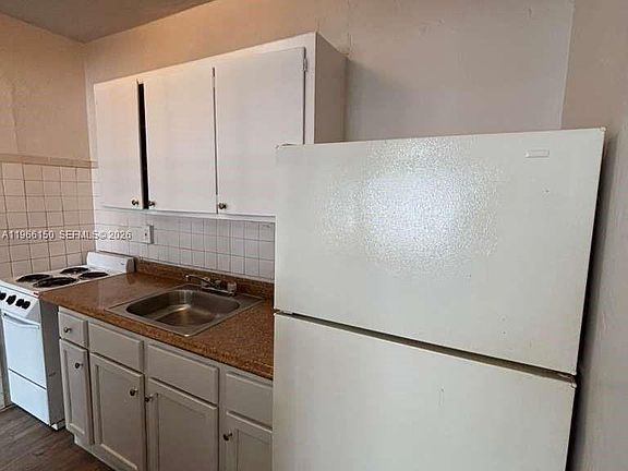 3rd image of 301 Sharar Ave APT 4