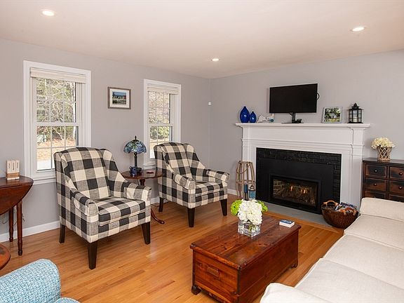 3rd image of 89 Trout Brook Rd
