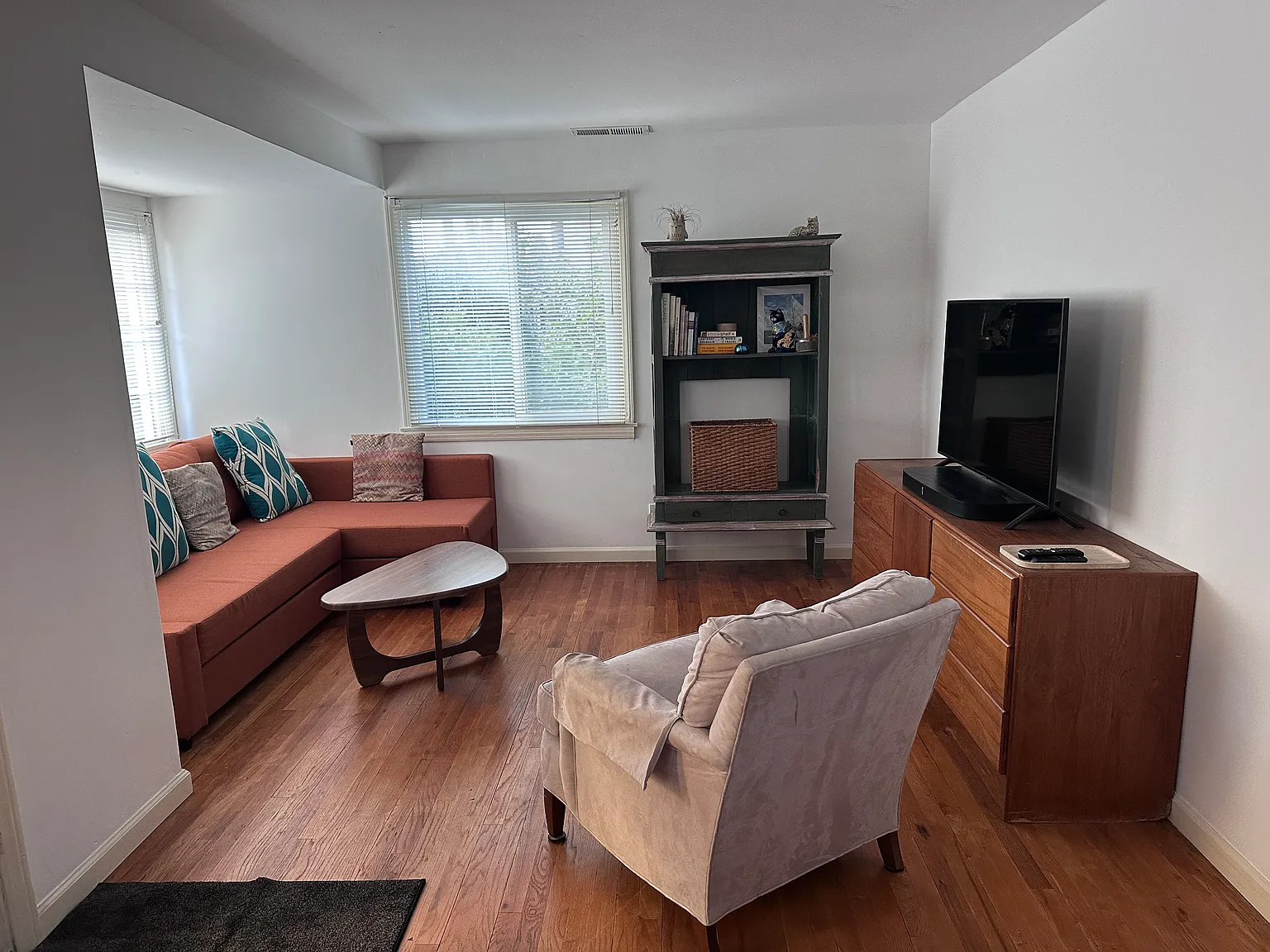 2 bed, 800 sqft, $3,850 — Photo 3