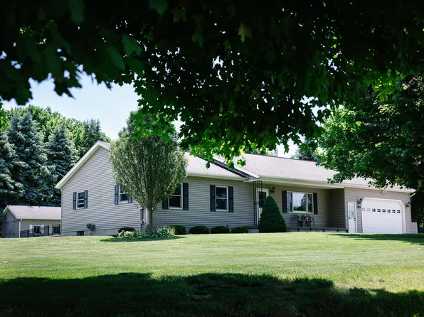 6140 Duncan Lake Rd, Middleville, MI 49333