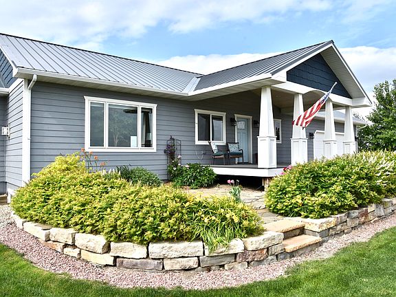 5th image of 220 Deryn St