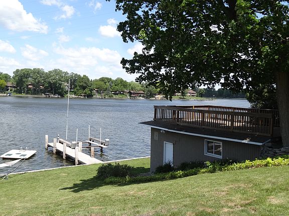 3rd image of 1760 Lakeshore Dr