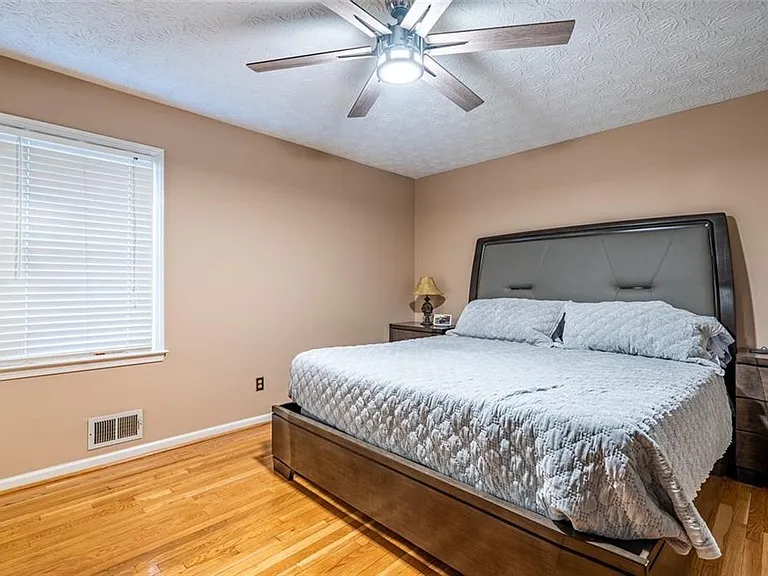 465 Dobbs Rd #B — Photo 18