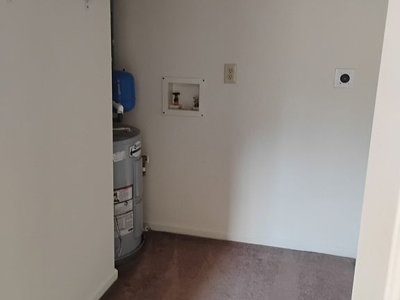 2nd image of 405 Farmer Rd #5-R