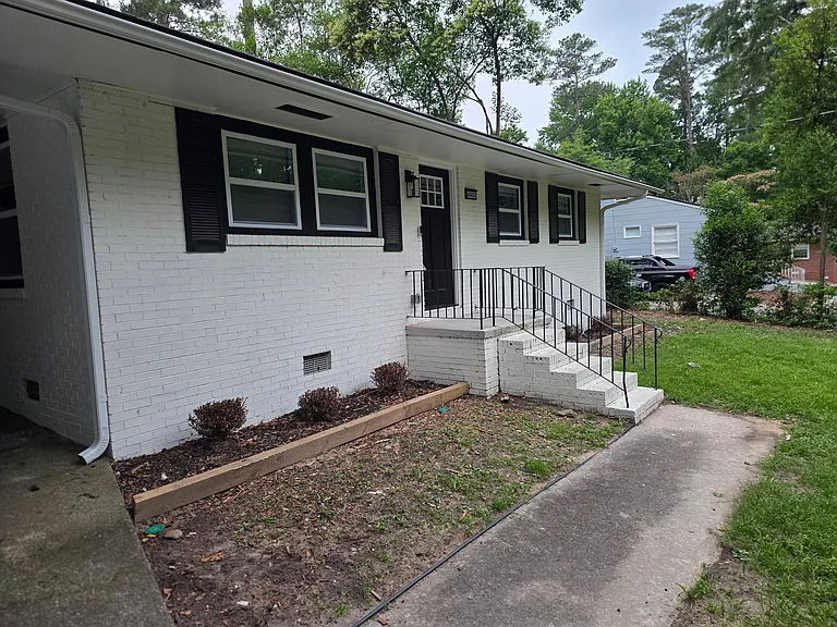 4453 Pharr Ave — Photo 2