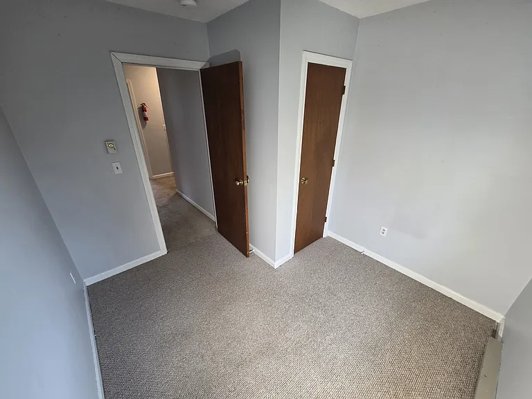 152 Cottage Grv #B — Photo 18