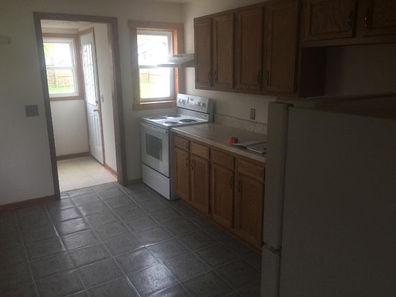 4th image of 605 Sherwood Ave