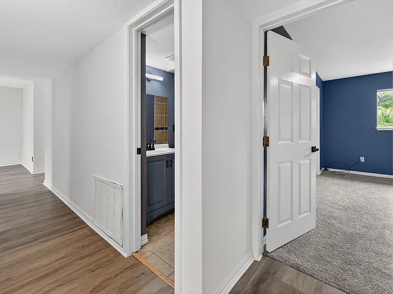 302 Independence Dr — Photo 24