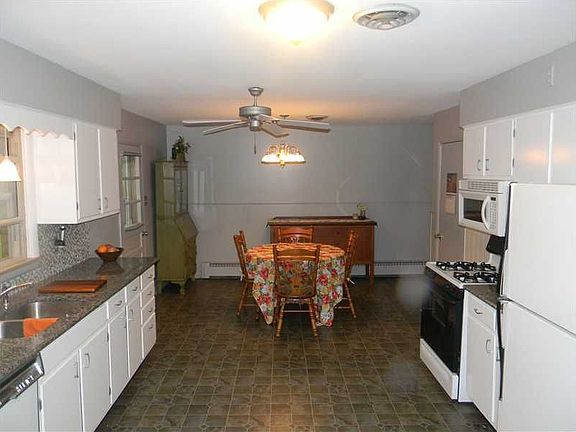 5th image of 3303 Saint Jude Dr