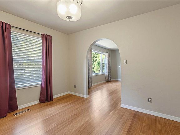 5th image of 507 Victory Garden Dr
