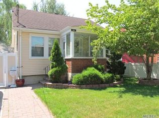 1331 Scimitar Ave, Elmont, NY 11003