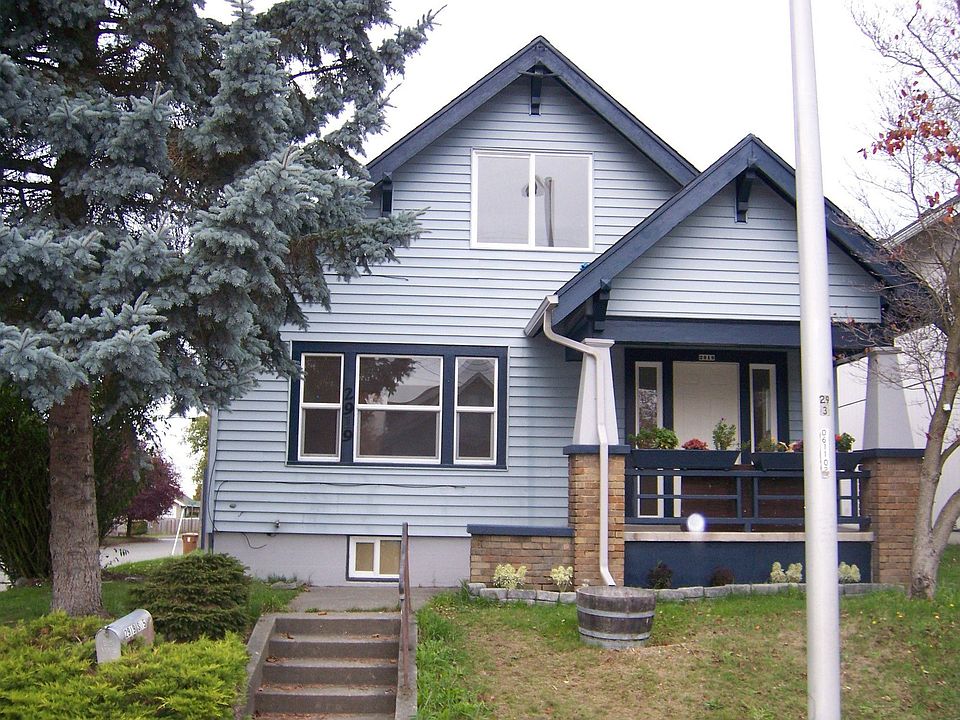 Darling Craftsman style home!