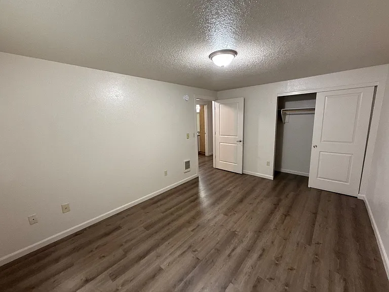 917 Bryan Ct — Photo 14