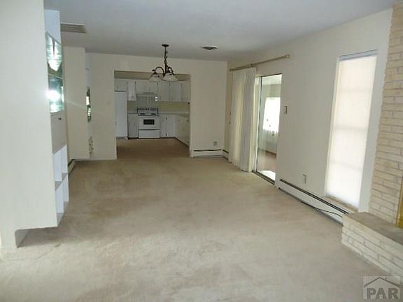 5th image of 41 Villa Dr