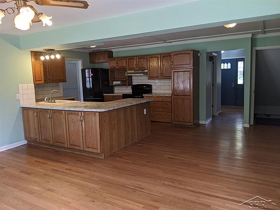 2nd image of 2331 Rolling Green Pl