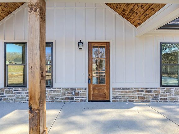 2nd image of 5204 Norah Pl NW