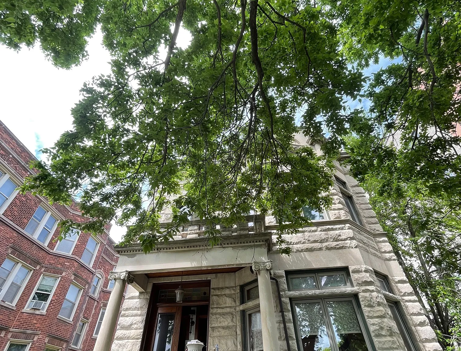 3 bed, 2104 sqft, $4,400 — Photo 3