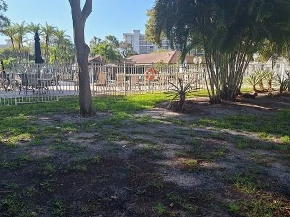 2661 S Course Dr APT 305, Pompano Beach, FL 33069