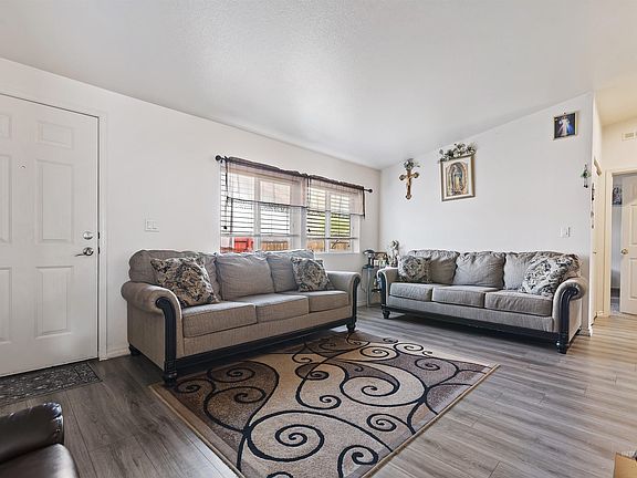 5th image of 1410 River Run Ln