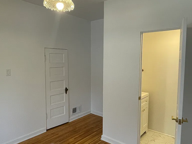 1620 E 6th Ave — Photo 8