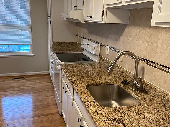 3rd image of 3207 Silverstone Ct